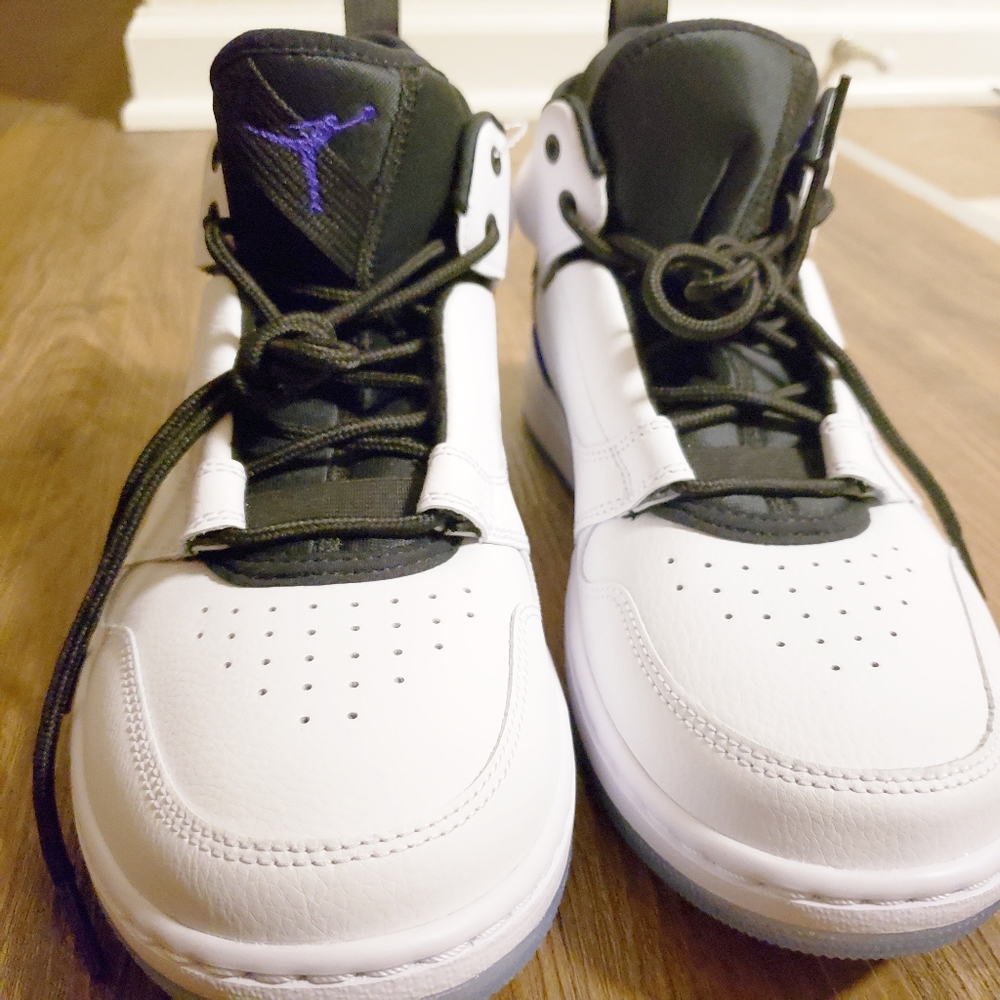 Nike Jordan fadeaway sneakers for men size 9-9.5